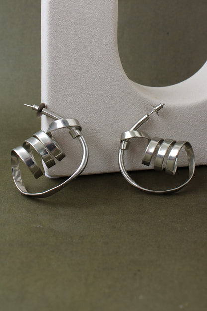 Draco Twisted Ribbon Pattern Earrings 