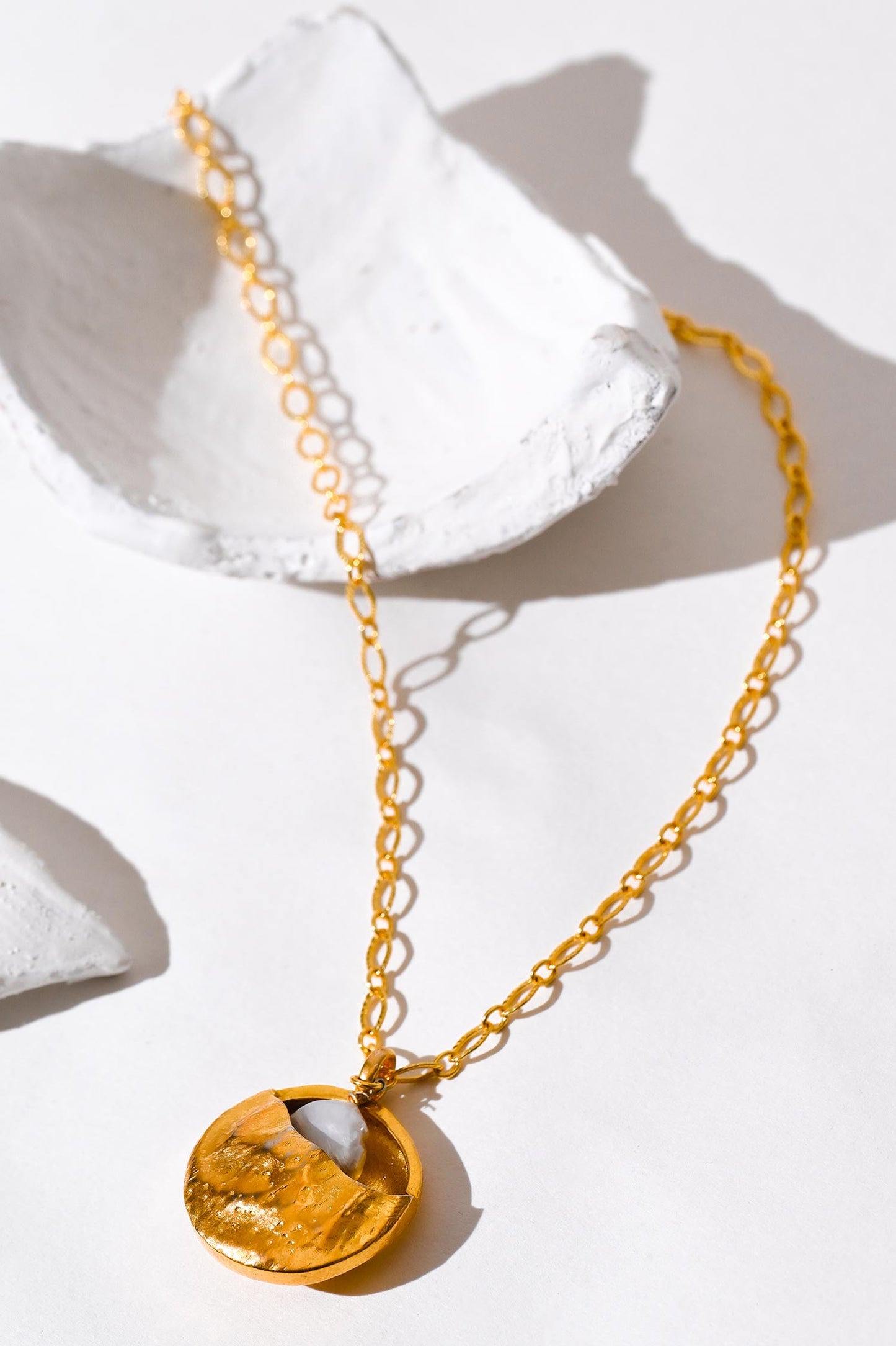 Lune Soleil Pearl Pendant Necklace Set 
