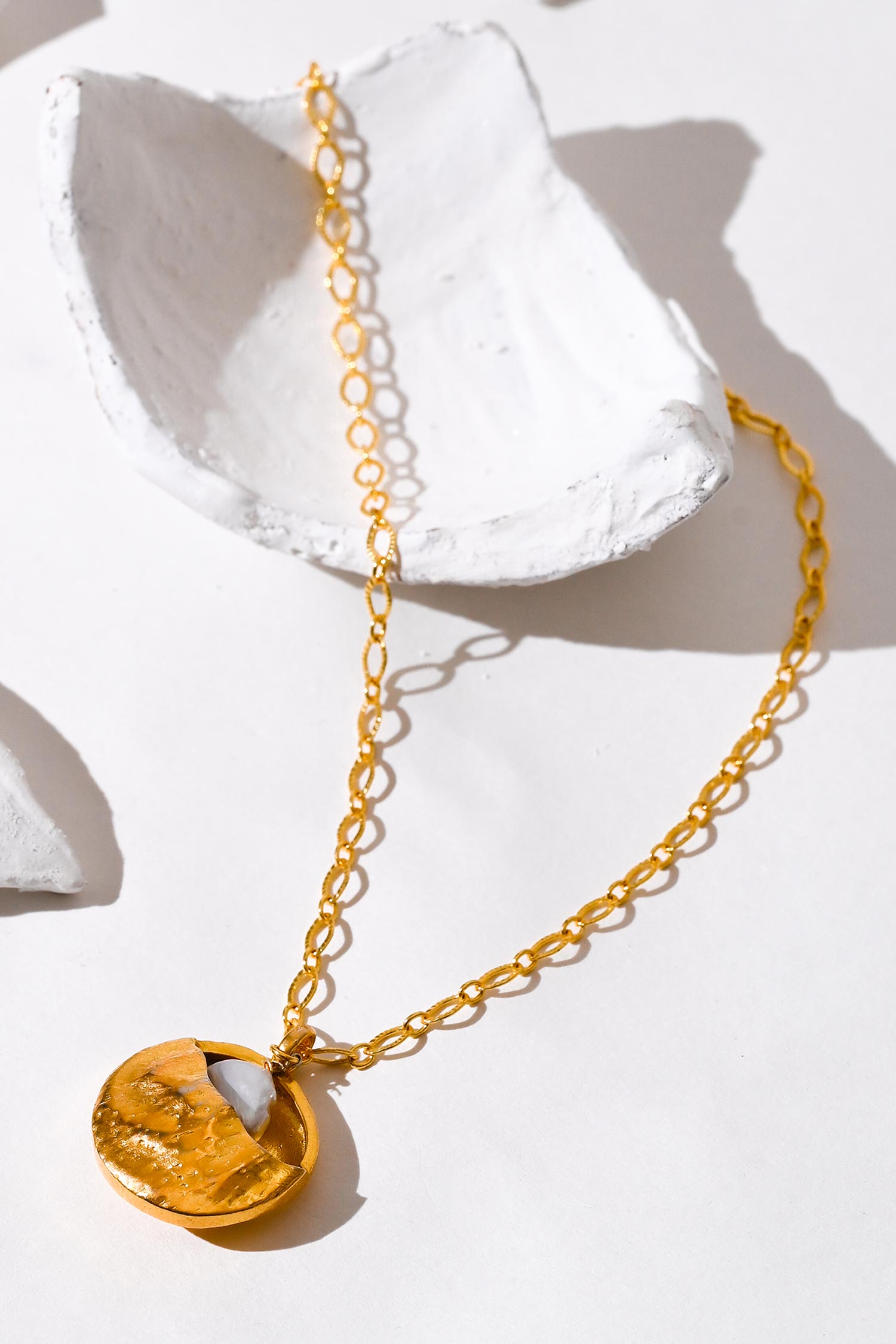 Lune Soleil Pearl Pendant Necklace Set 