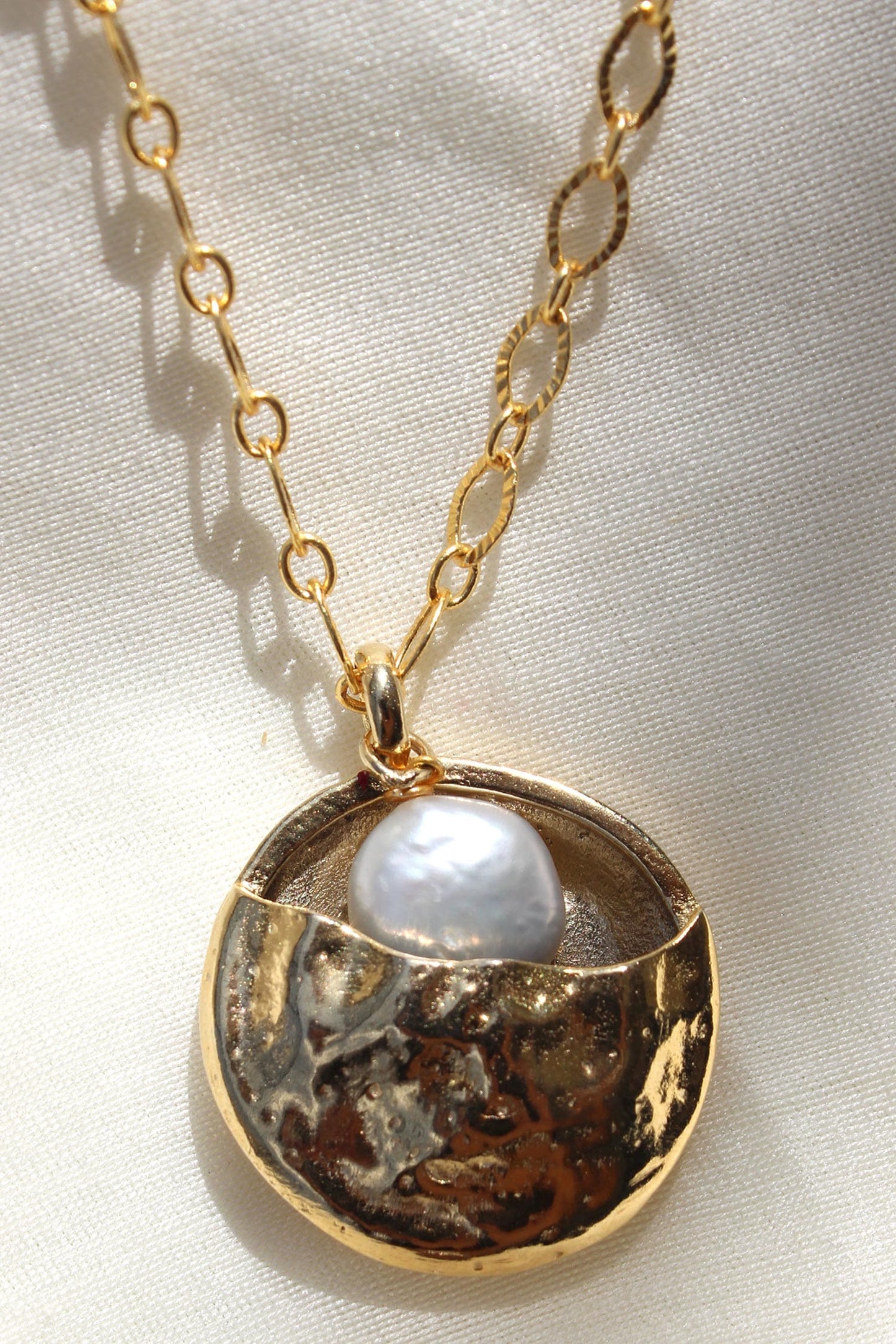 Lune Soleil Pearl Pendant Necklace Set 
