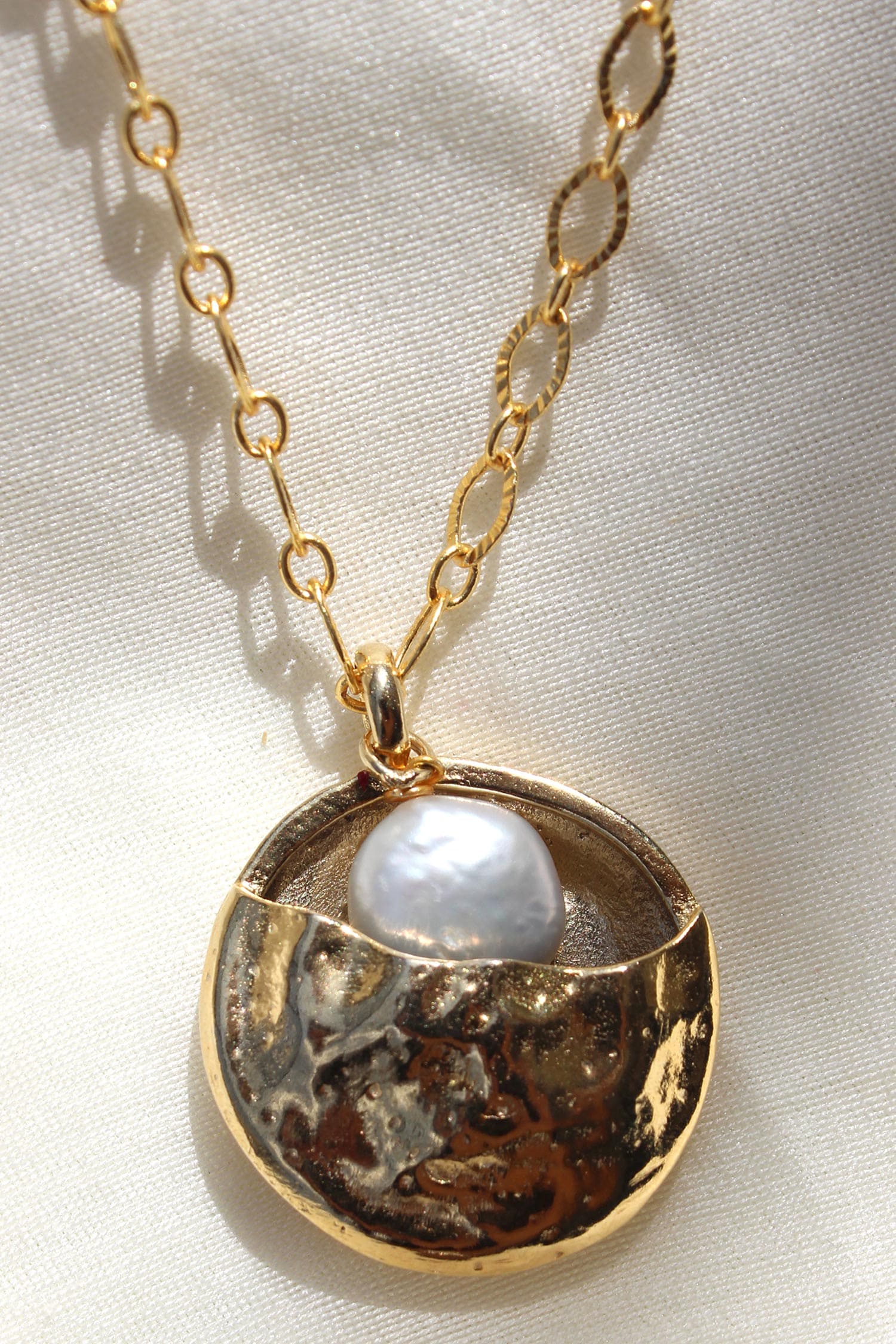 Lune Soleil Pearl Pendant Necklace Set 