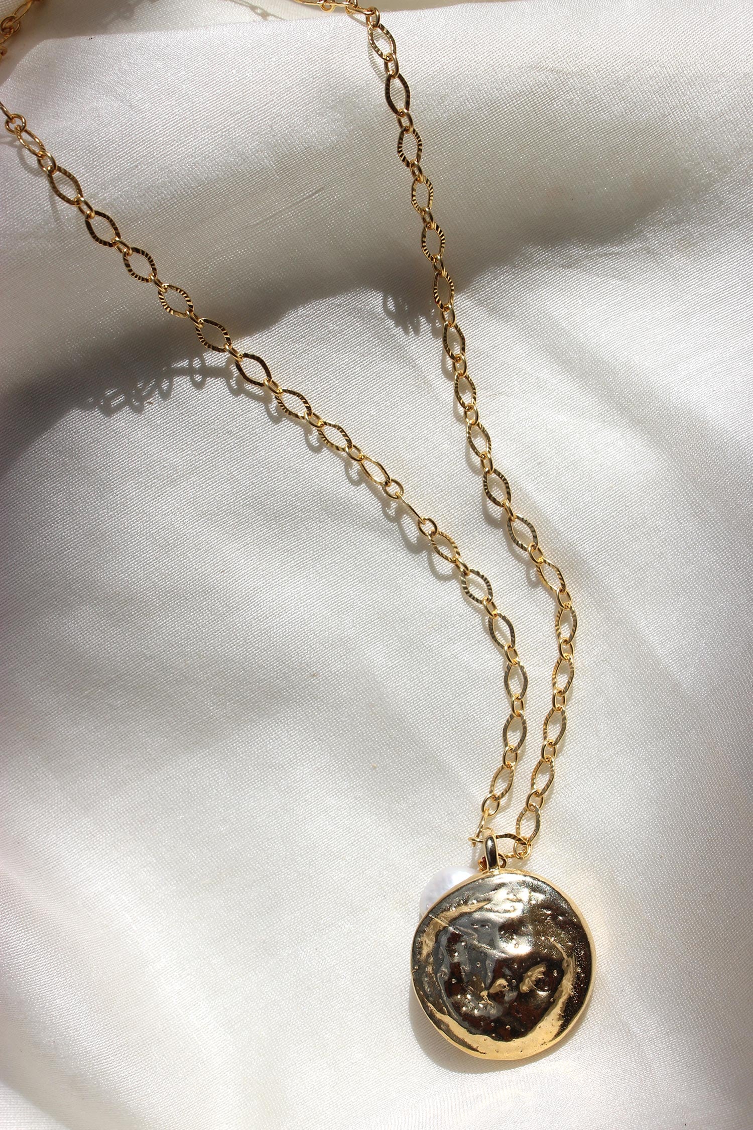 Lune Soleil Pearl Pendant Necklace Set 