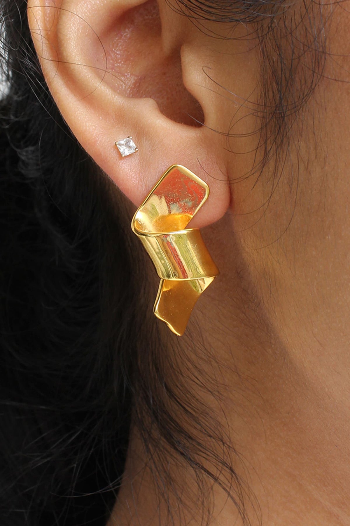 Acrux Ribbon Pattern Earrings 