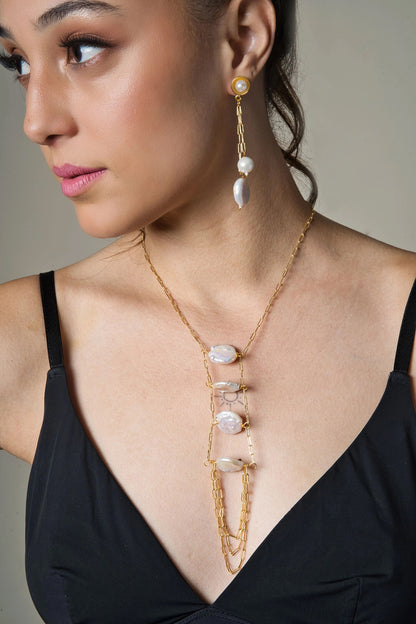 Penny Baroque Pearl Embellished Pendant Necklace Set 