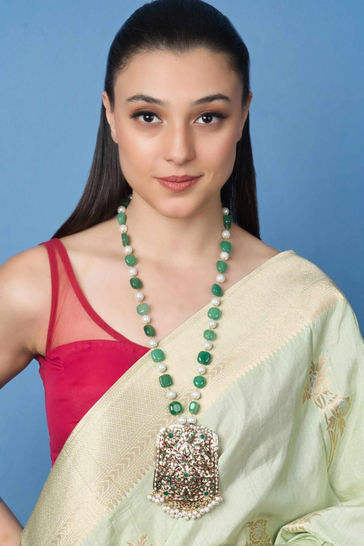 Pearl Embellished Pendant Necklace 