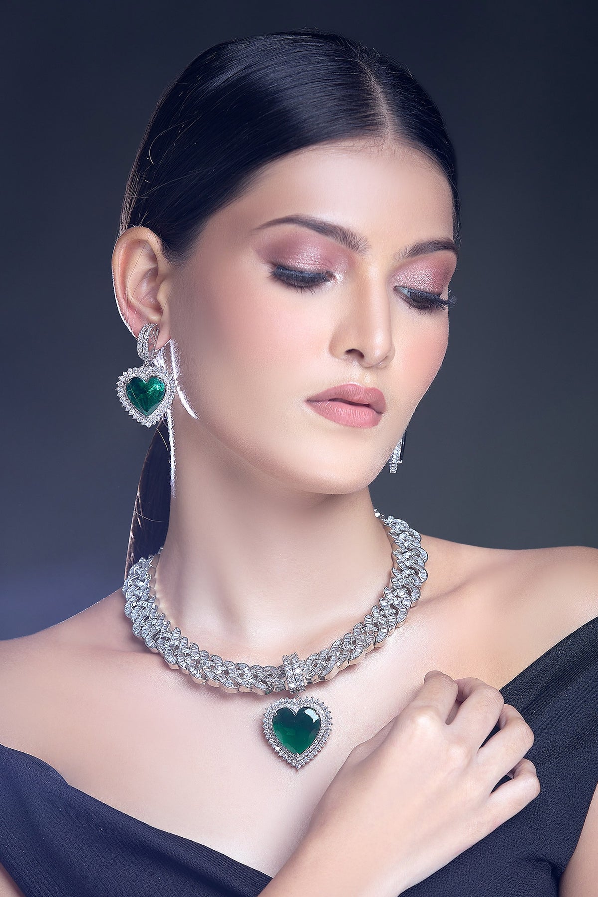 Zircon & Emerald Stone Embellished Necklace Set 