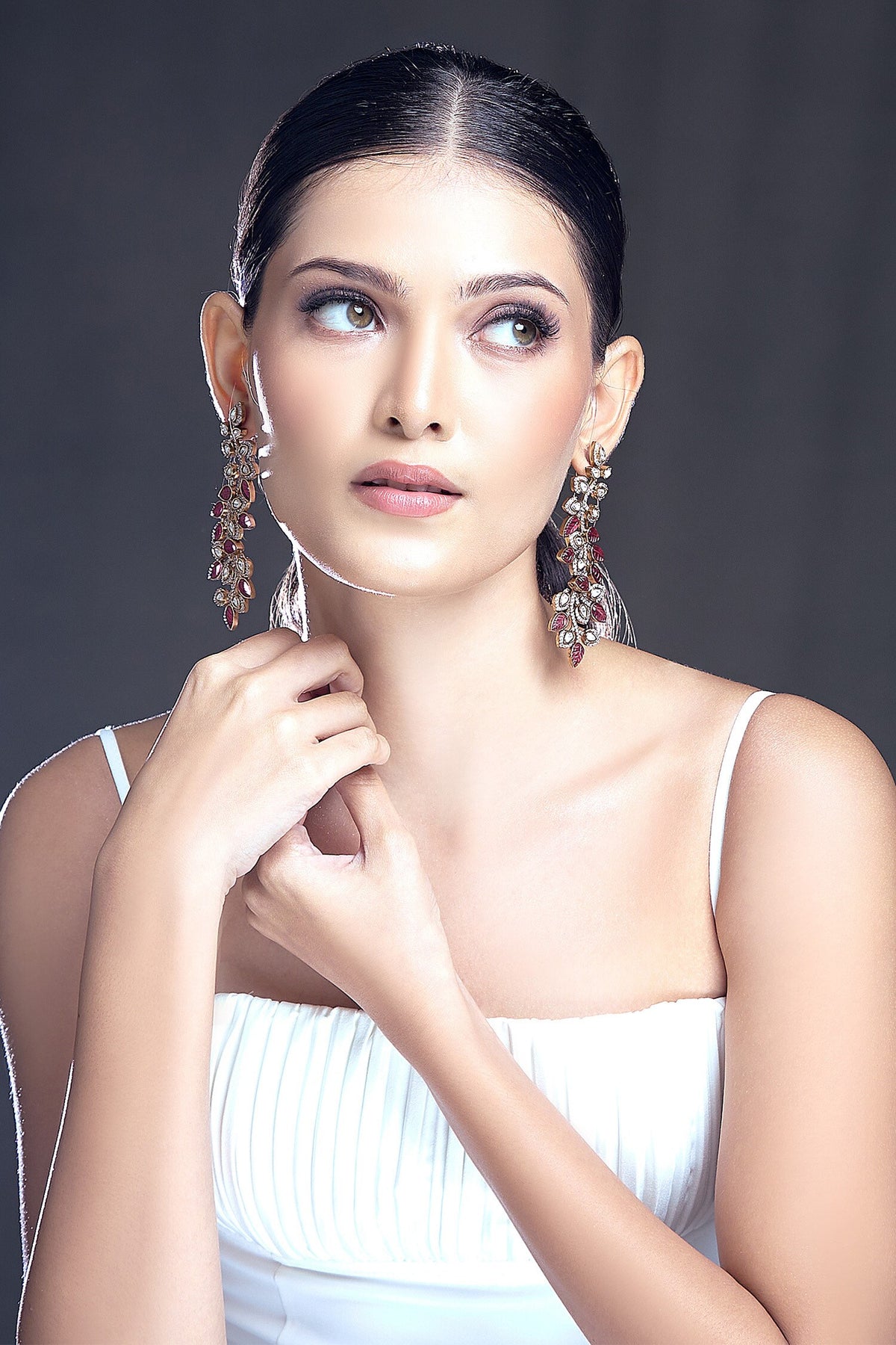Zircon Leaf Vine Pattern Embellished Earrings 