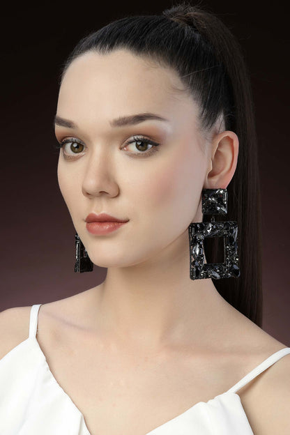 Square Motif Carved Earrings 