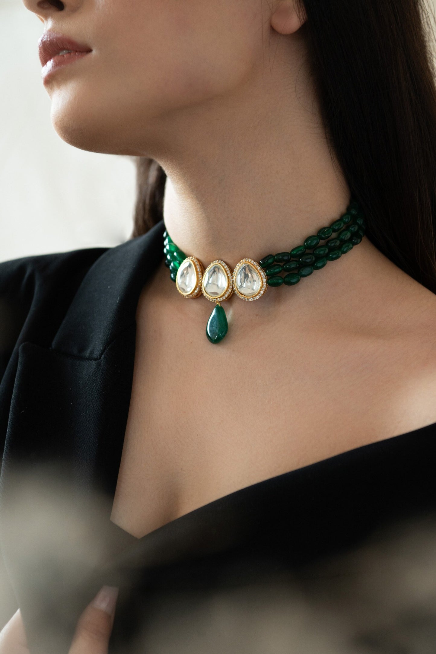 Tear Drop Carved Jade Green Choker 