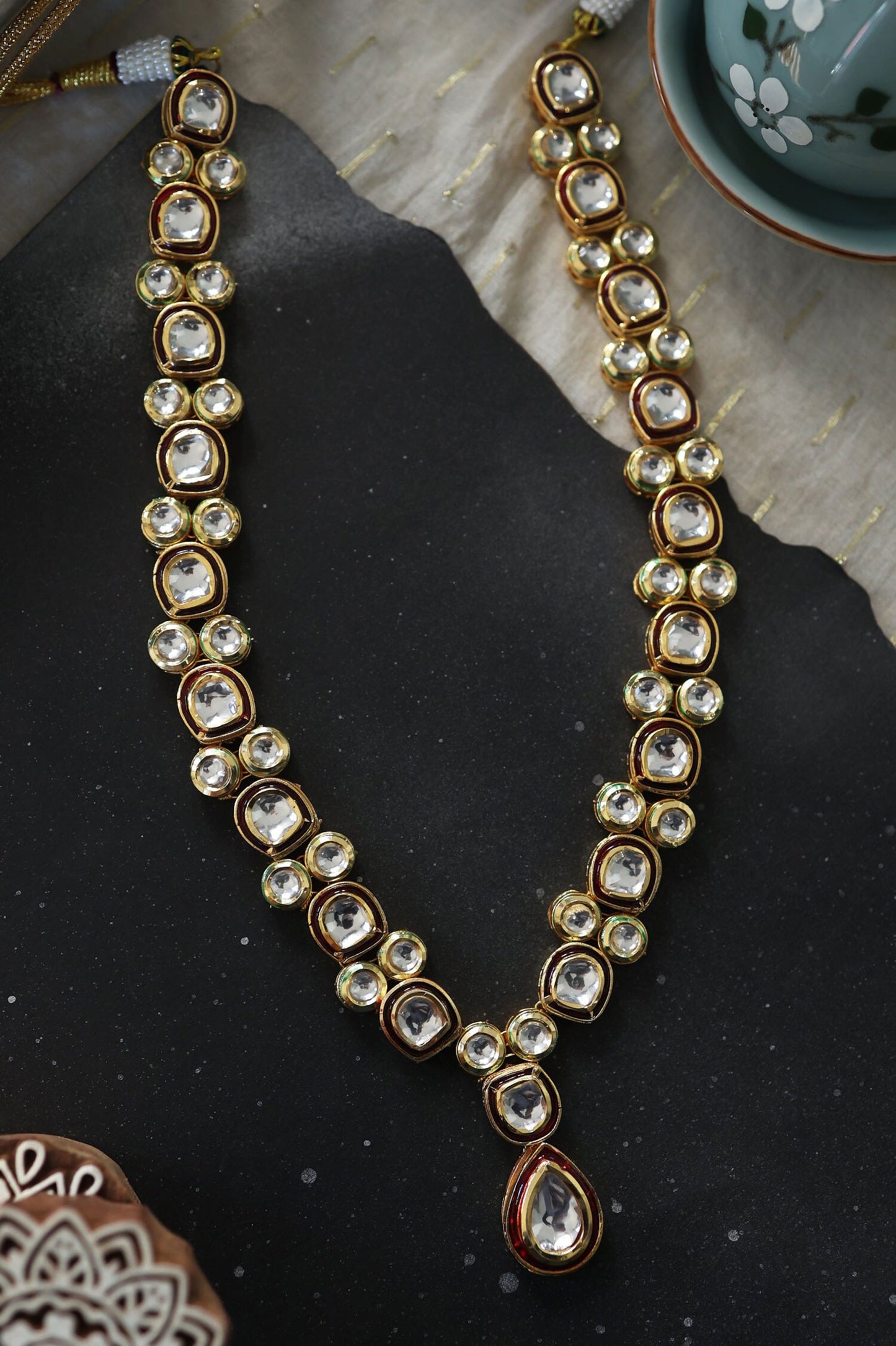 Kundan Studded Pendant Necklace 
