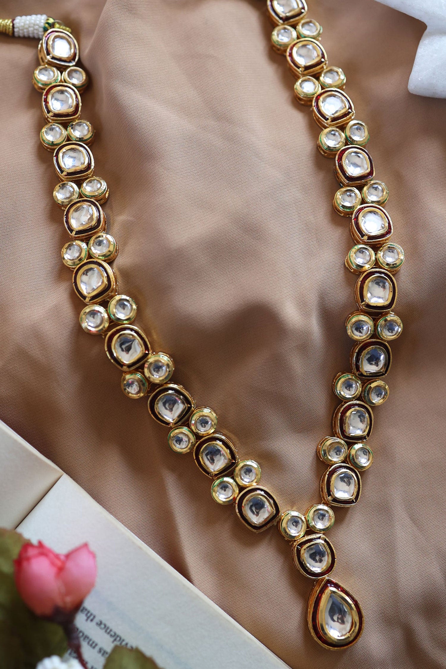 Kundan Studded Pendant Necklace 