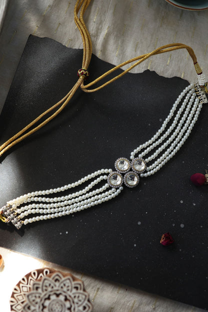 Pearl Embellished Pendant Choker 