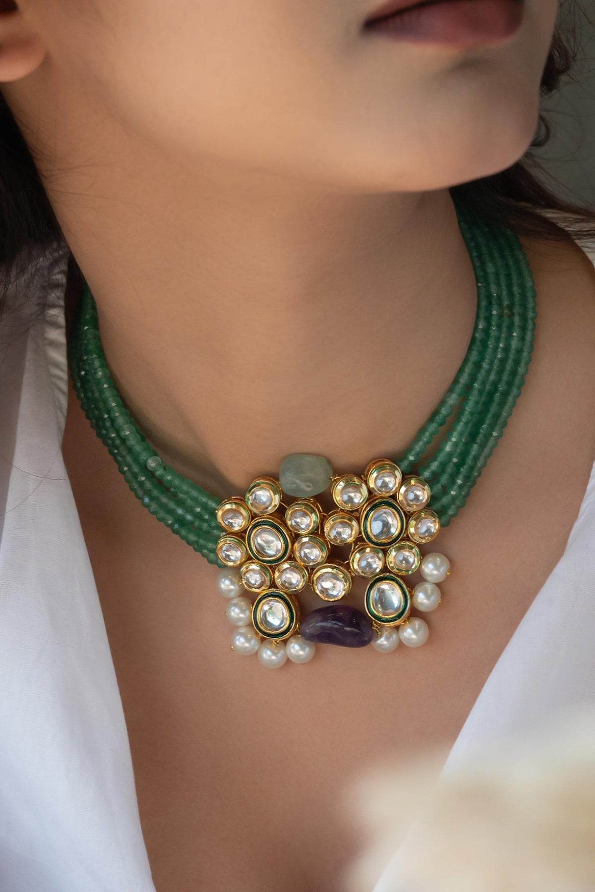 Kundan Embellished Pendant Necklace 