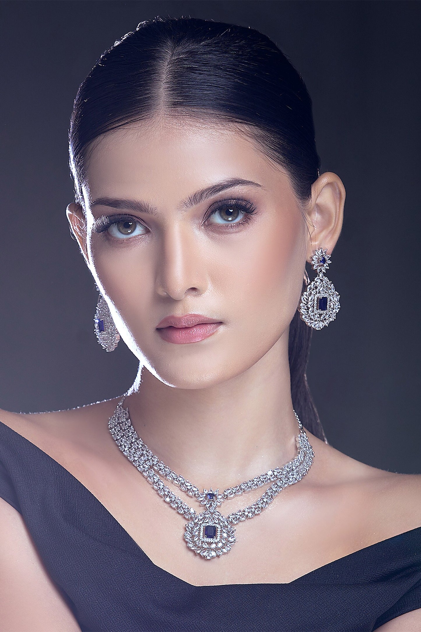 Zirconia Embellished Pendant Necklace Set 