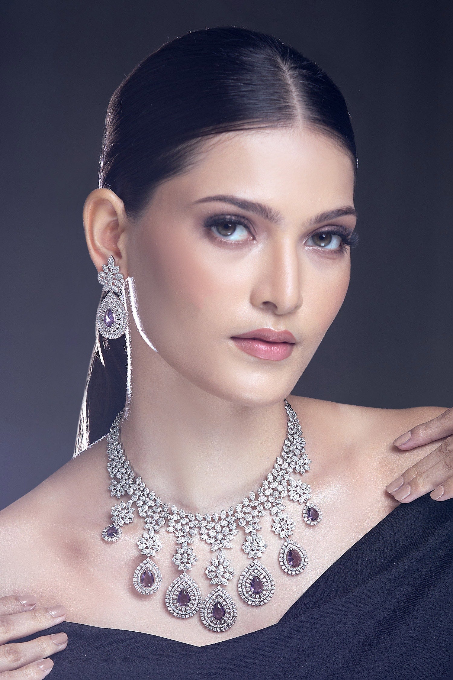 Tear Drop Cutwork Dangler Necklace Set 