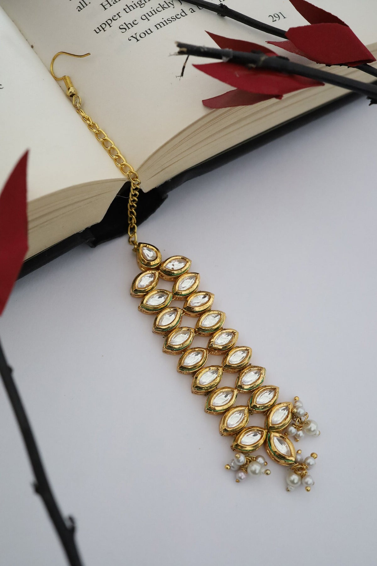 Kundan Embellished Maangtikka 