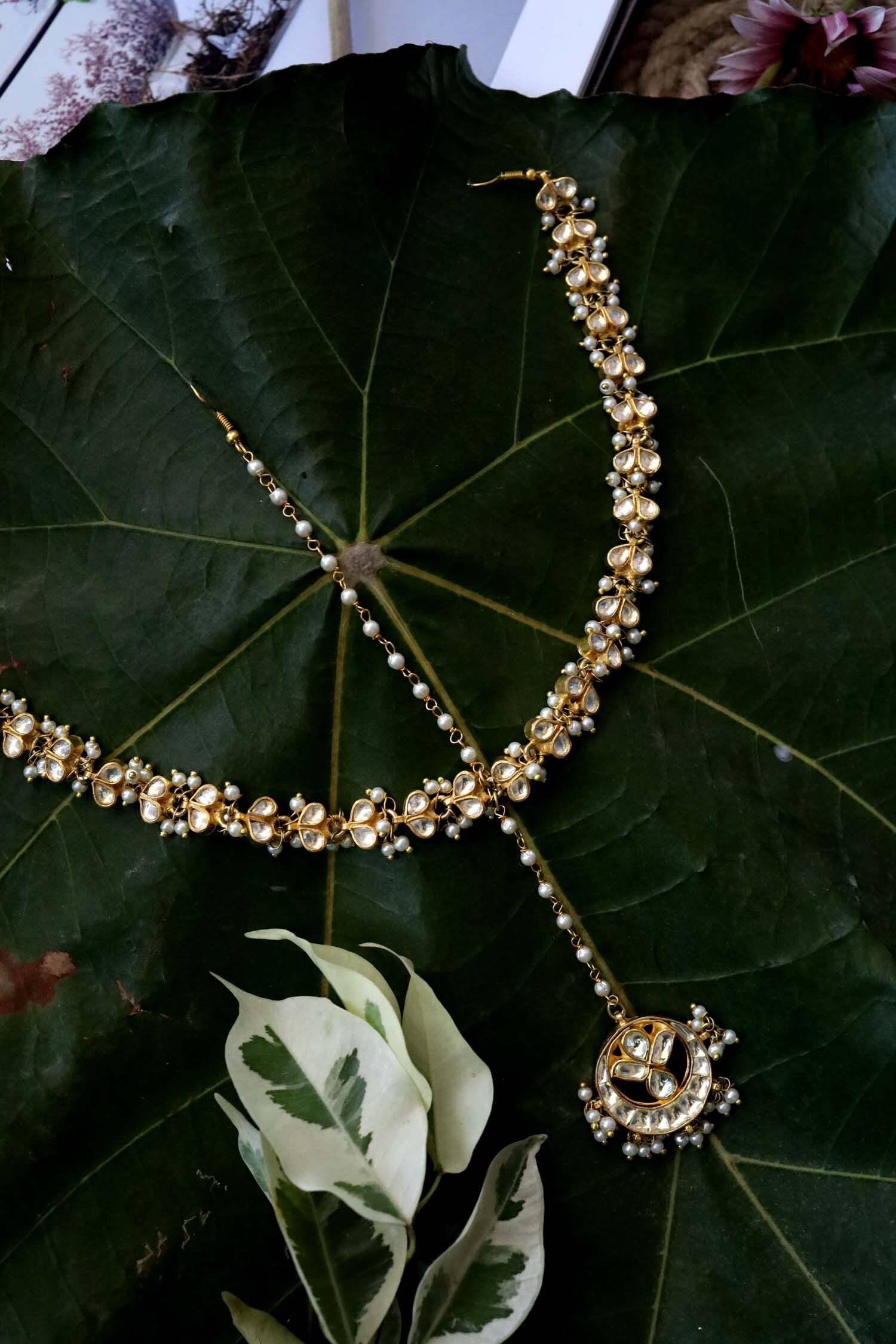 Kundan Embellished Mathapatti 