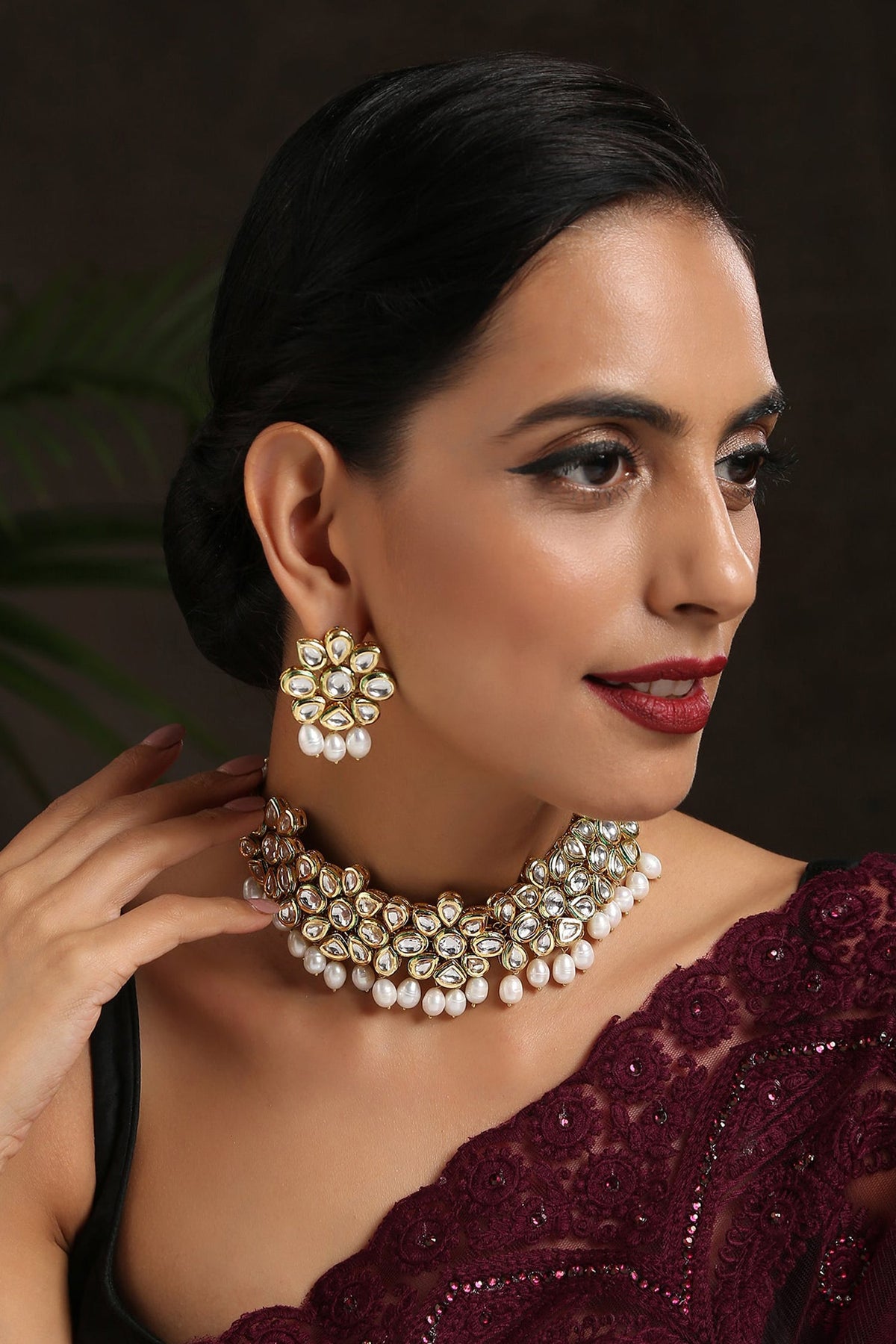 Aparna Kundan Embellished Choker Set 
