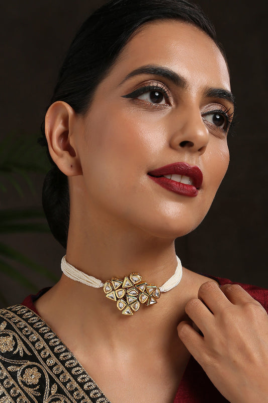Kundan Embellished Pendant Choker 