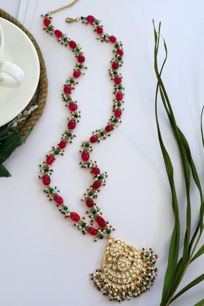 Kundan Embellished Pendant Necklace 
