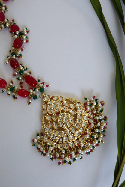 Kundan Embellished Pendant Necklace 