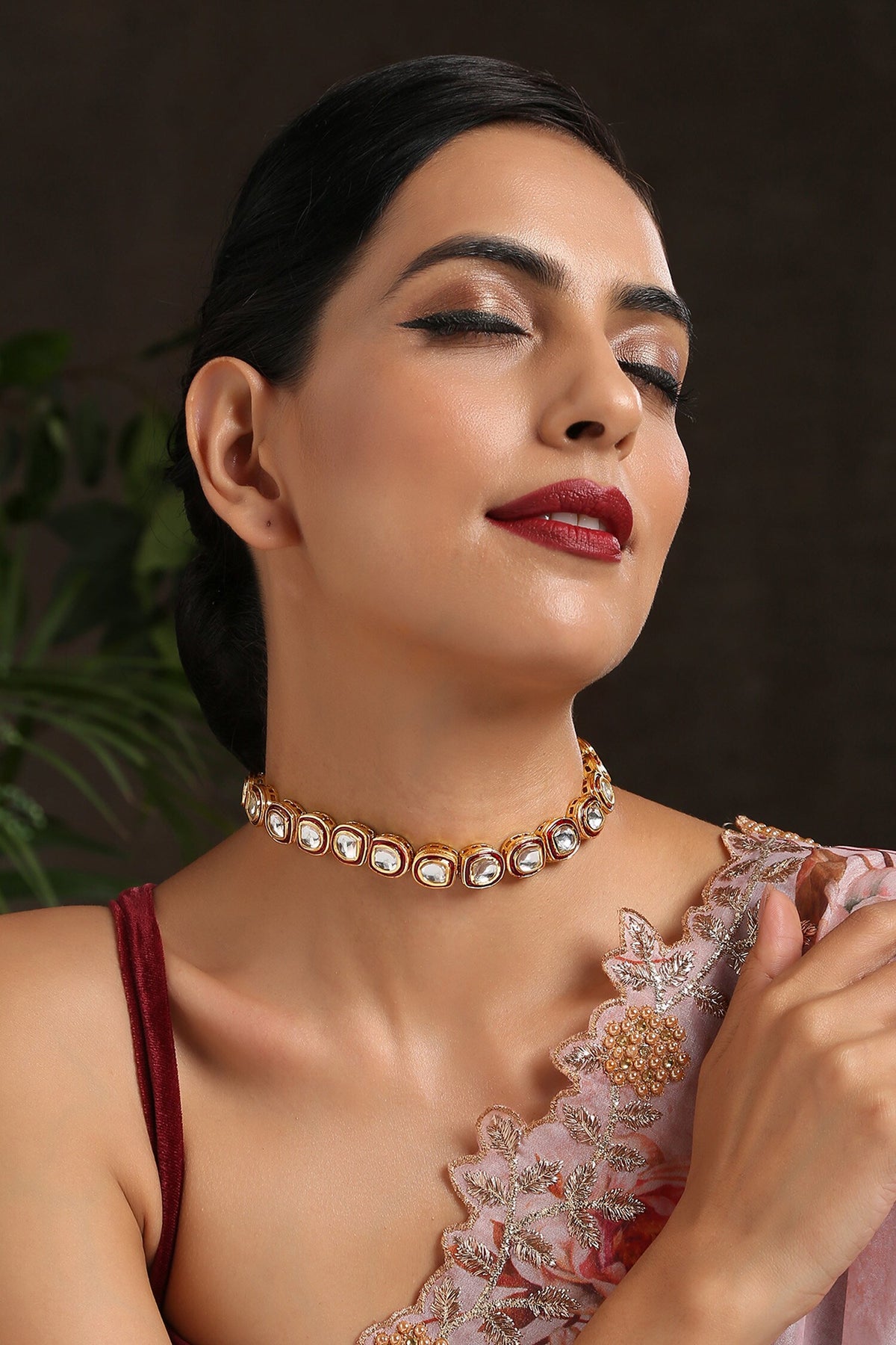 Shyra Kundan Embellished Choker 