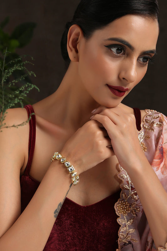 Avnee Kundan Embellished Bracelet 