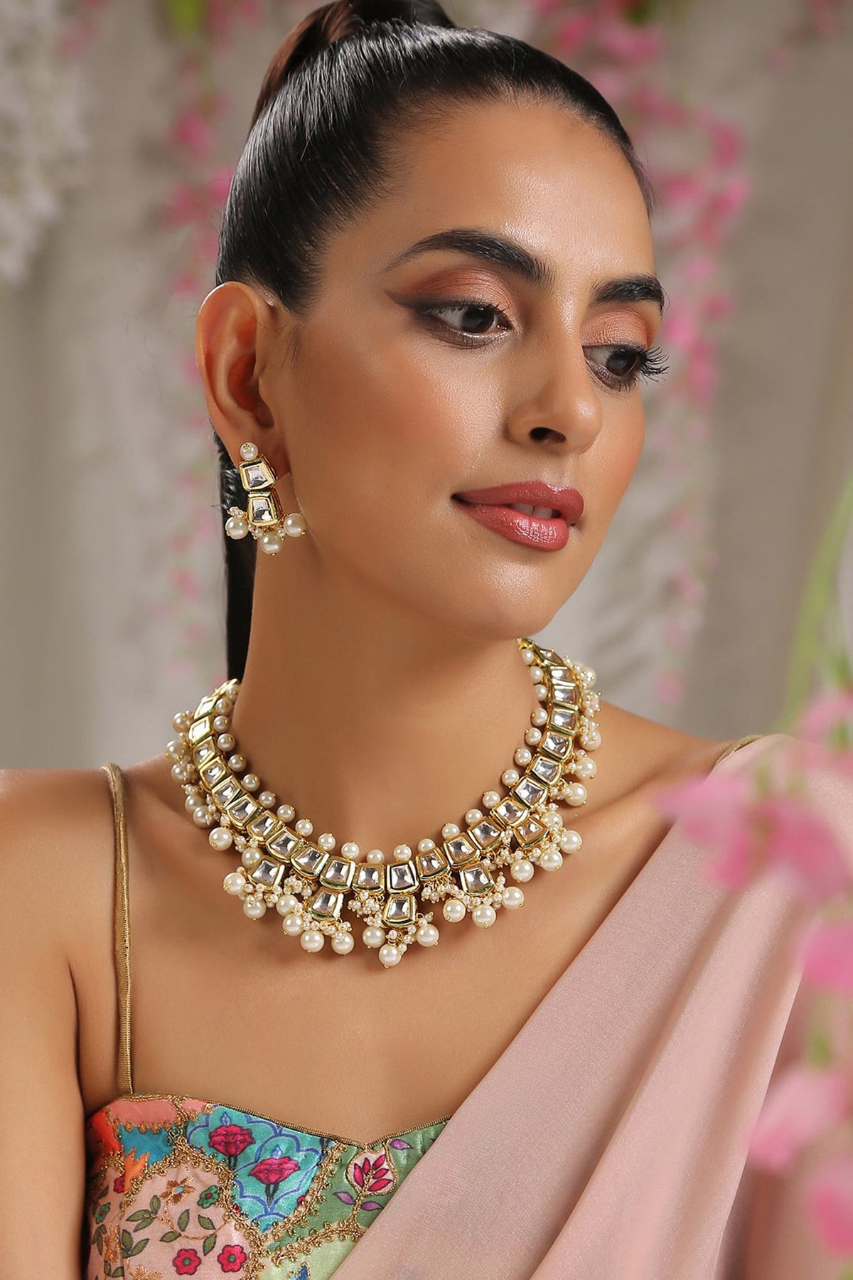Kundan Embellished Necklace Set 