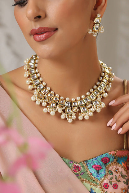 Kundan Embellished Necklace Set 