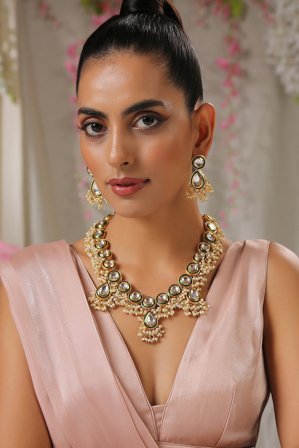 Kundan Embellished Pendant Necklace Set 