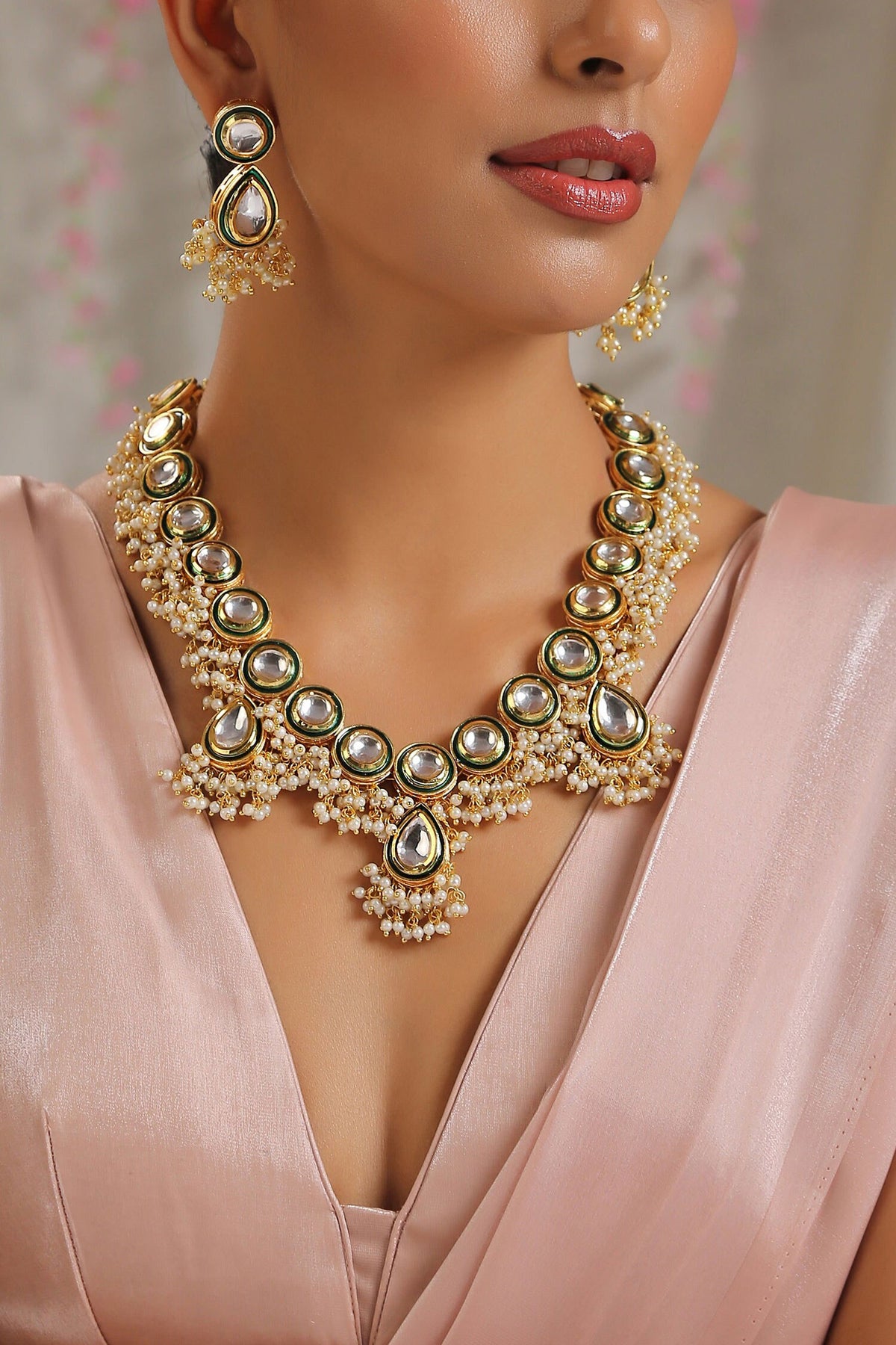 Kundan Embellished Pendant Necklace Set 