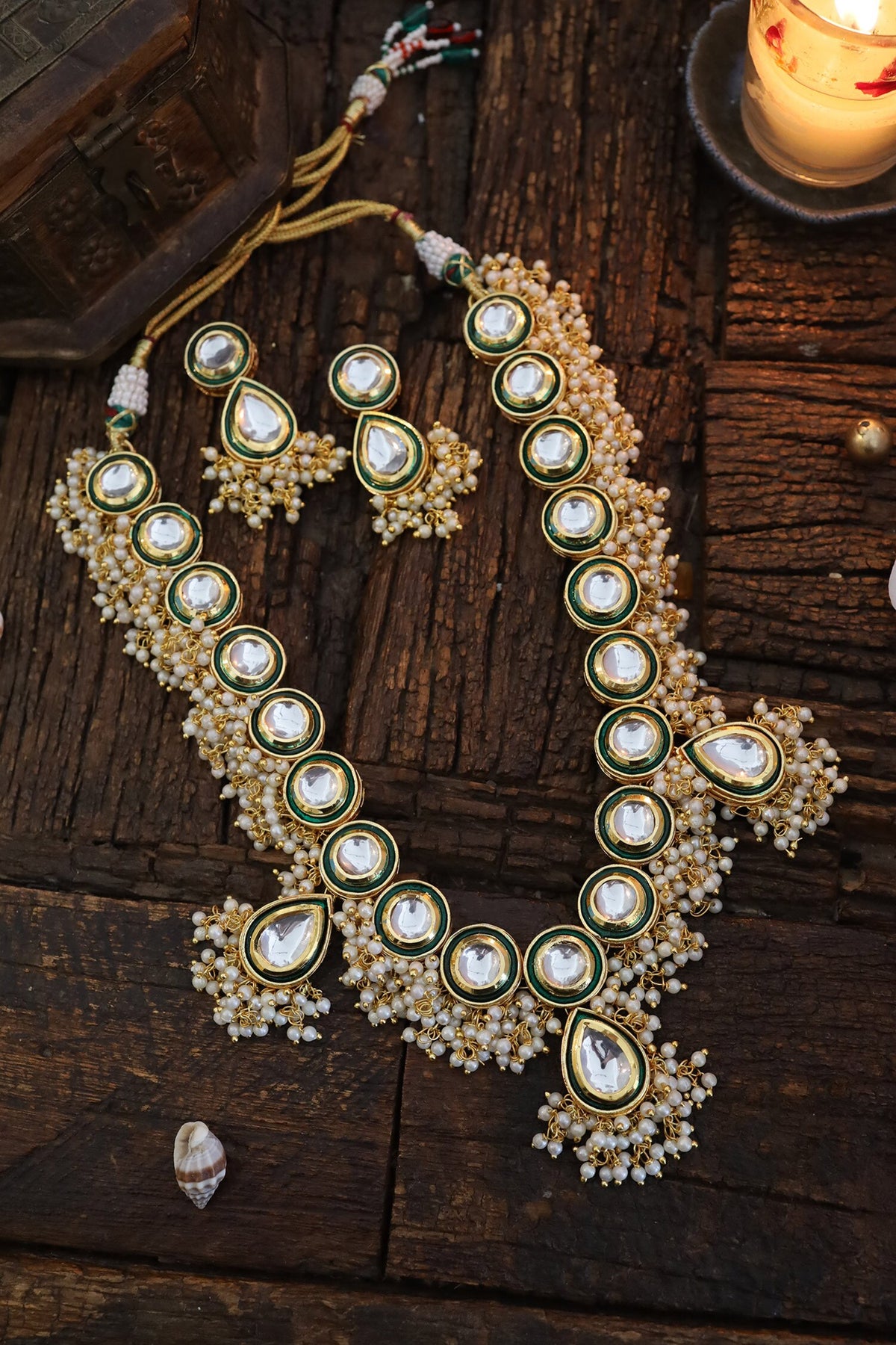 Kundan Embellished Pendant Necklace Set 