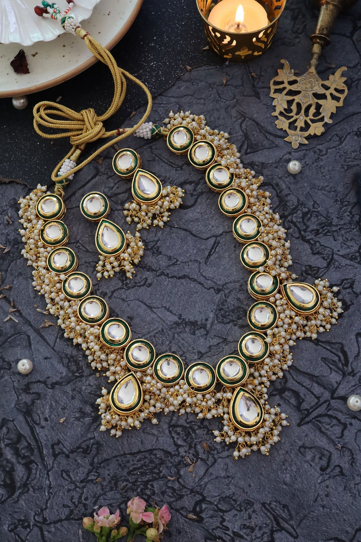 Kundan Embellished Pendant Necklace Set 