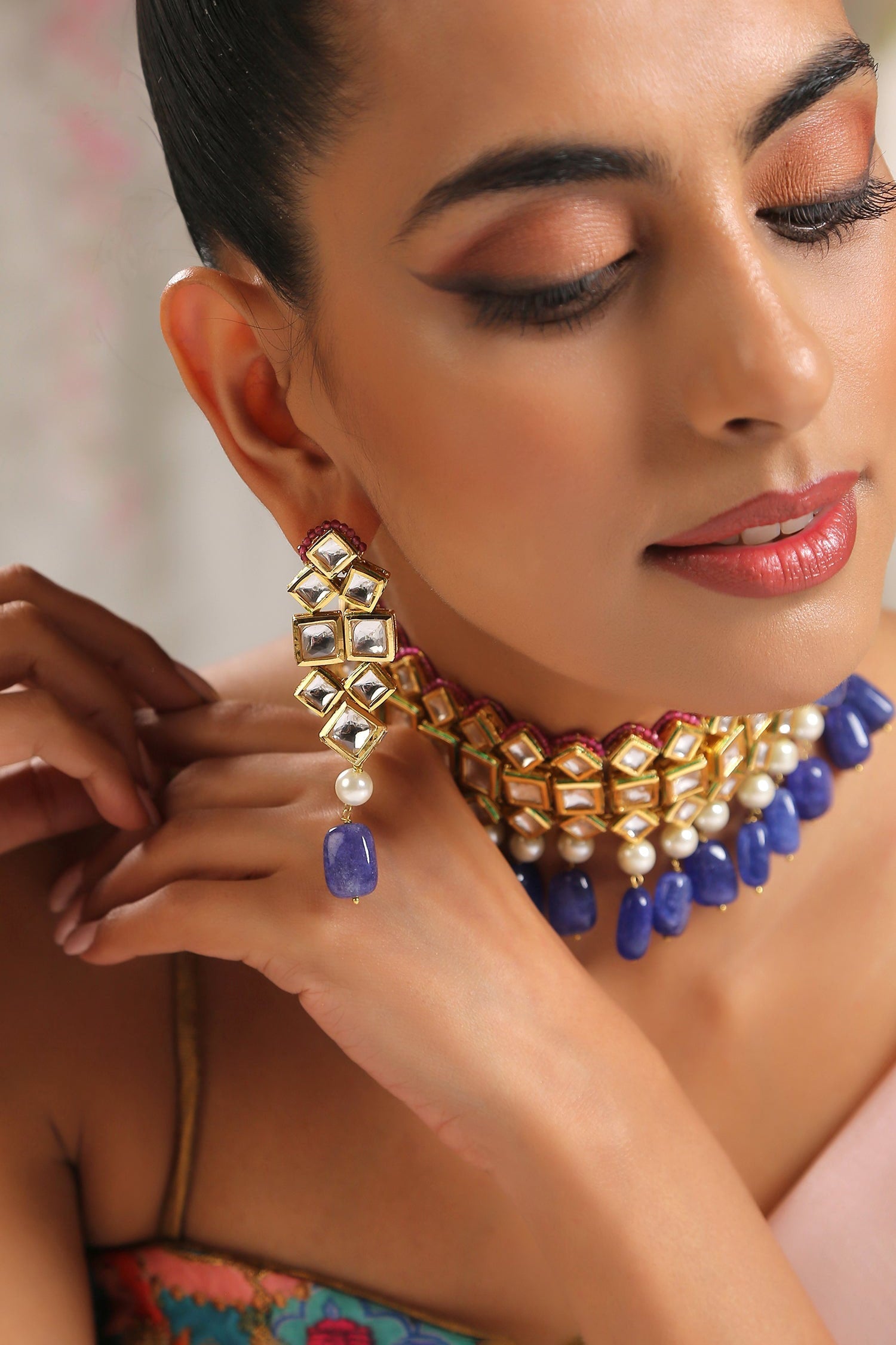 Kundan Embellished Choker Set 