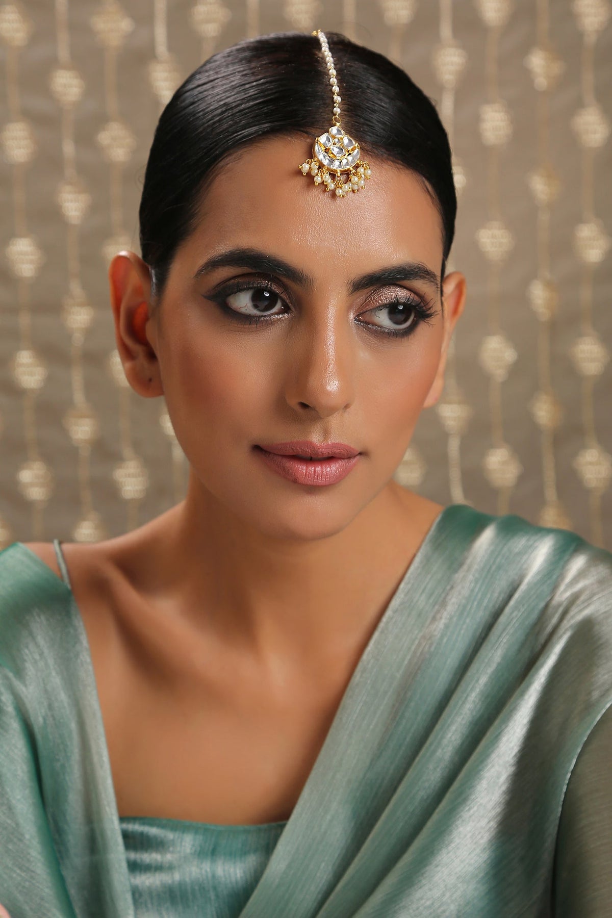 Kundan Embellished Maangtikka 
