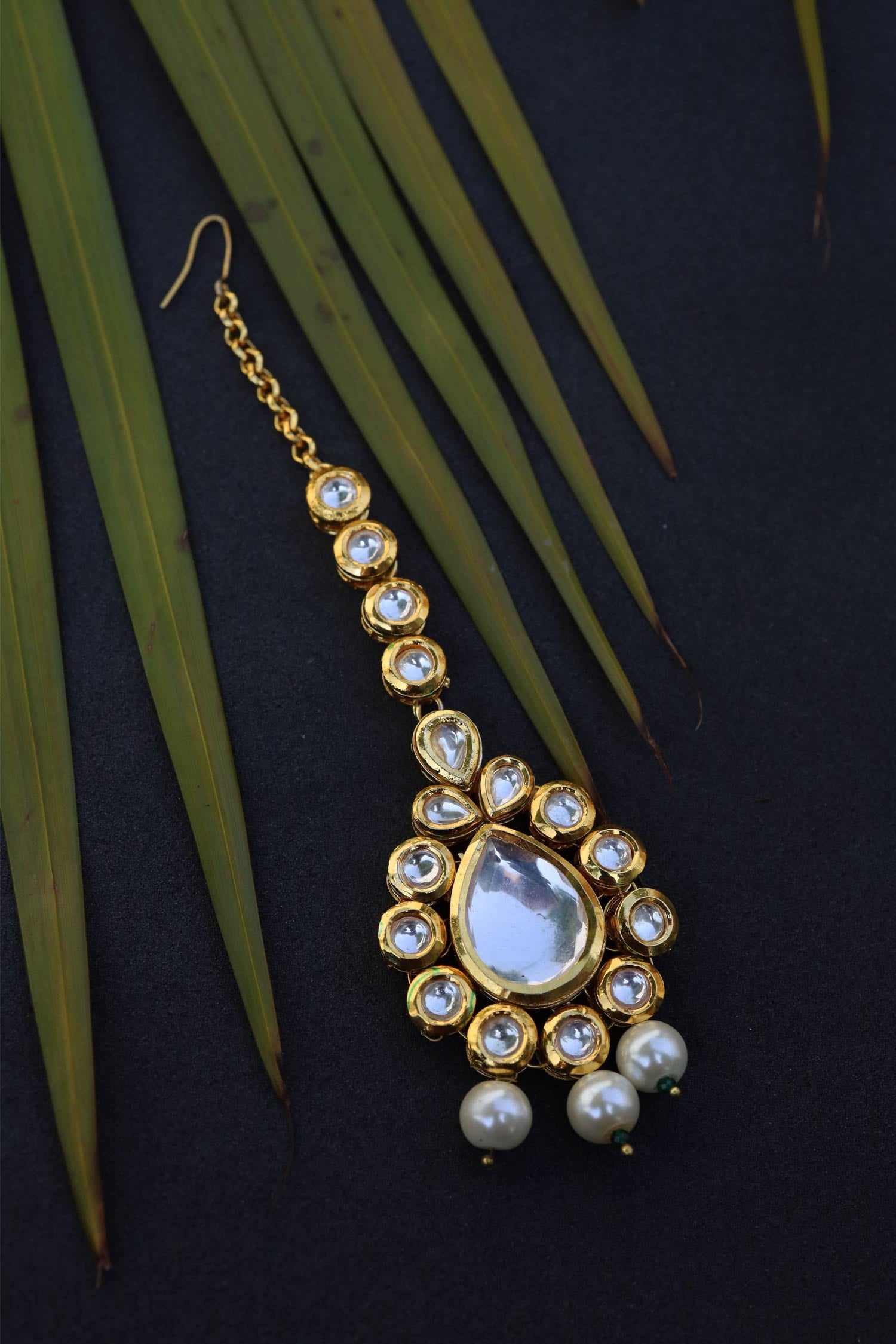 Tear Drop Shaped Maangtikka 