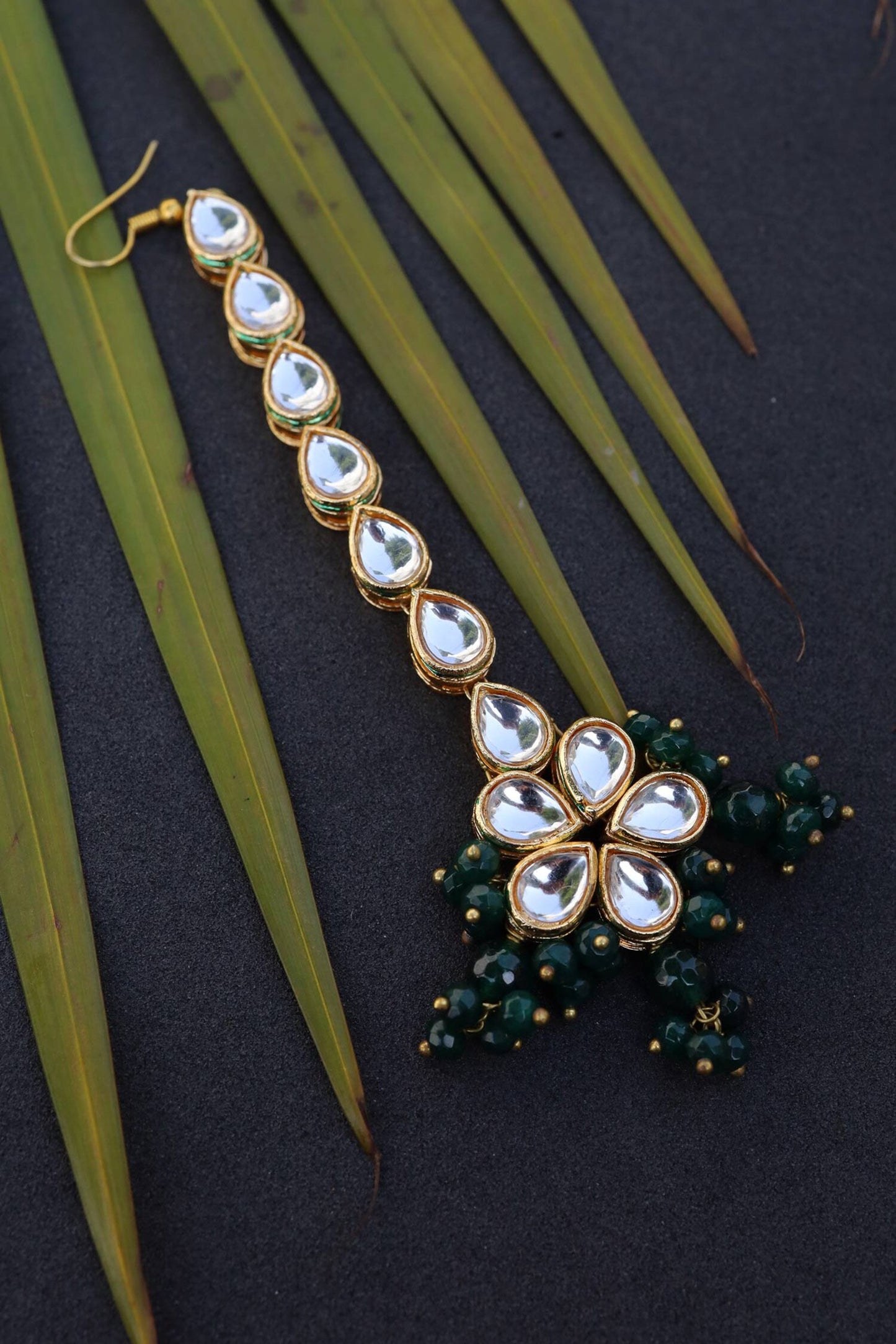 Flower Shaped Maangtikka 