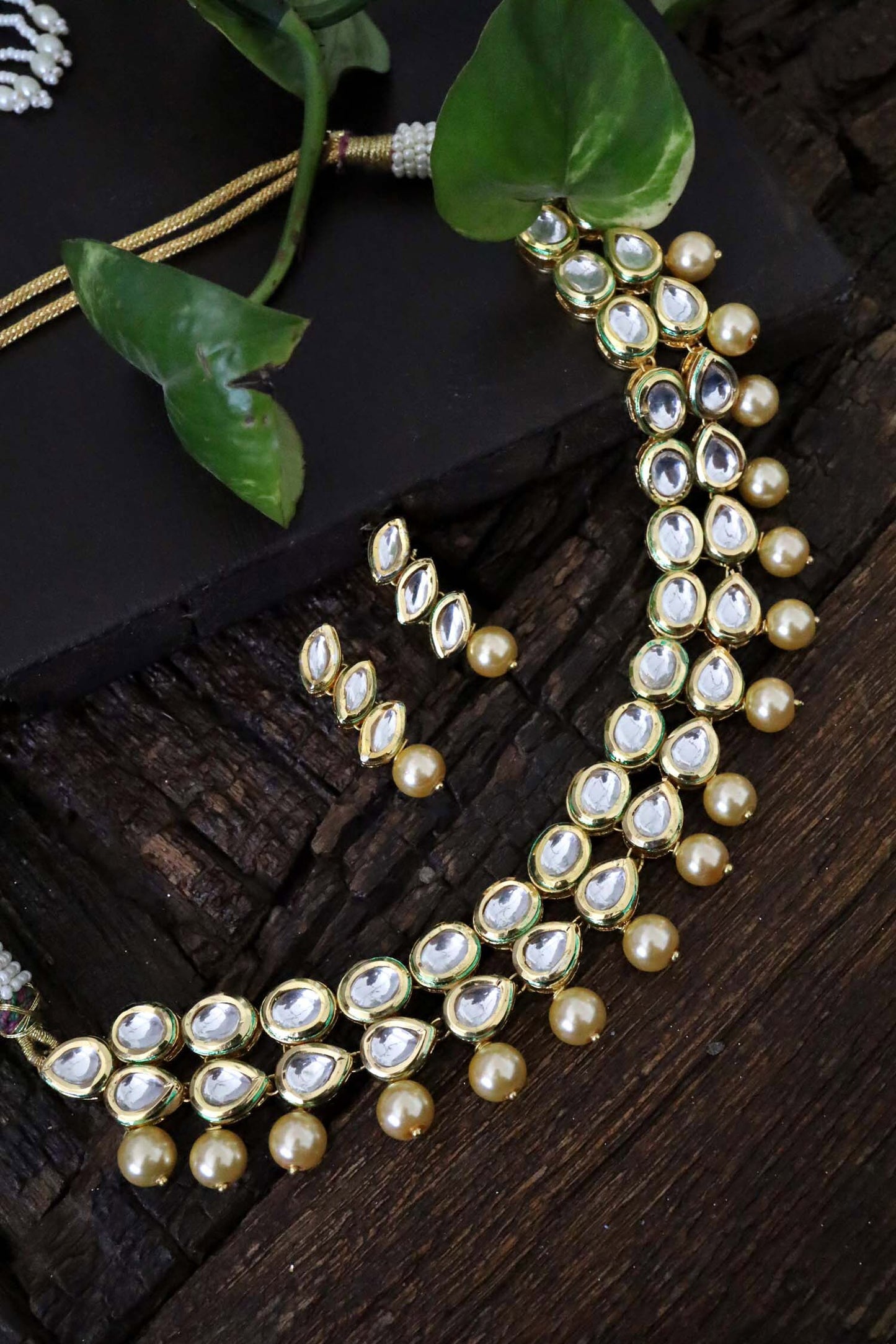 Kundan Embellished Necklace Set 