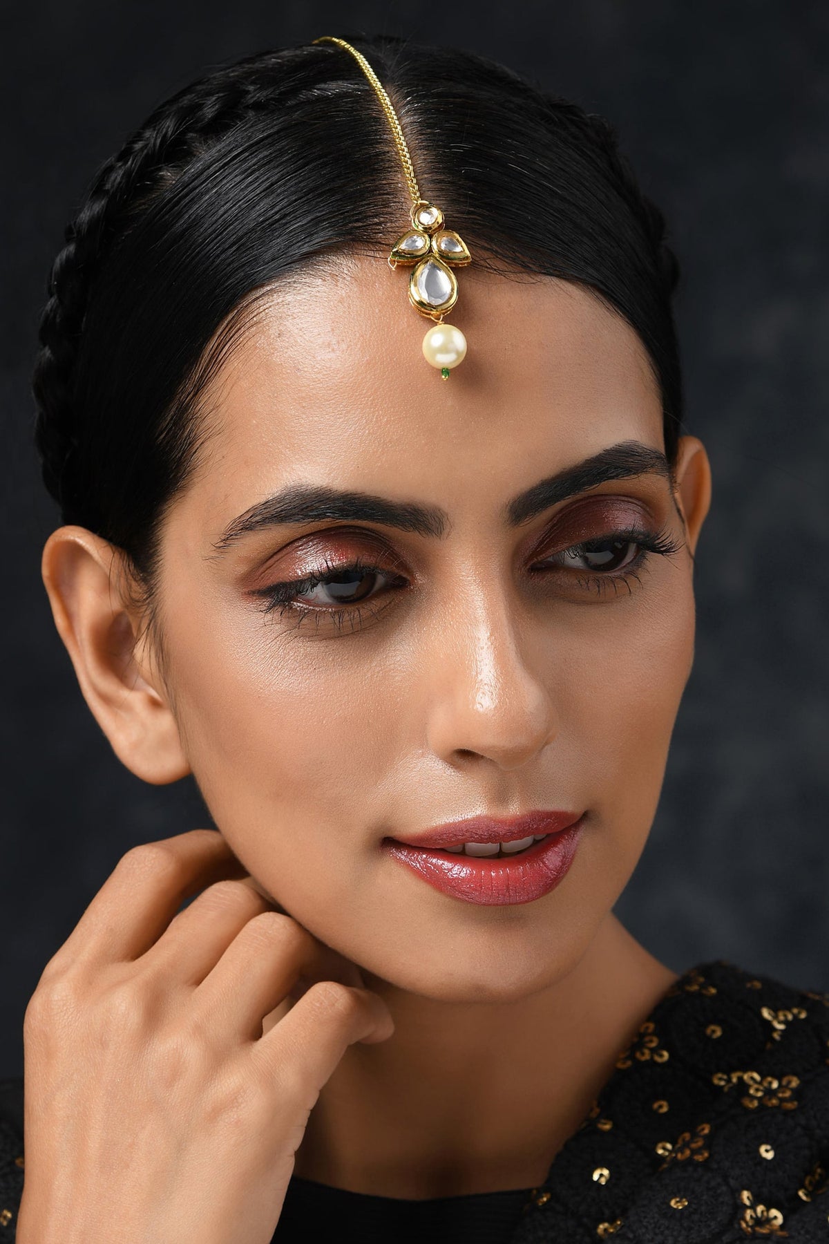 Kundan Embellished Maangtikka 