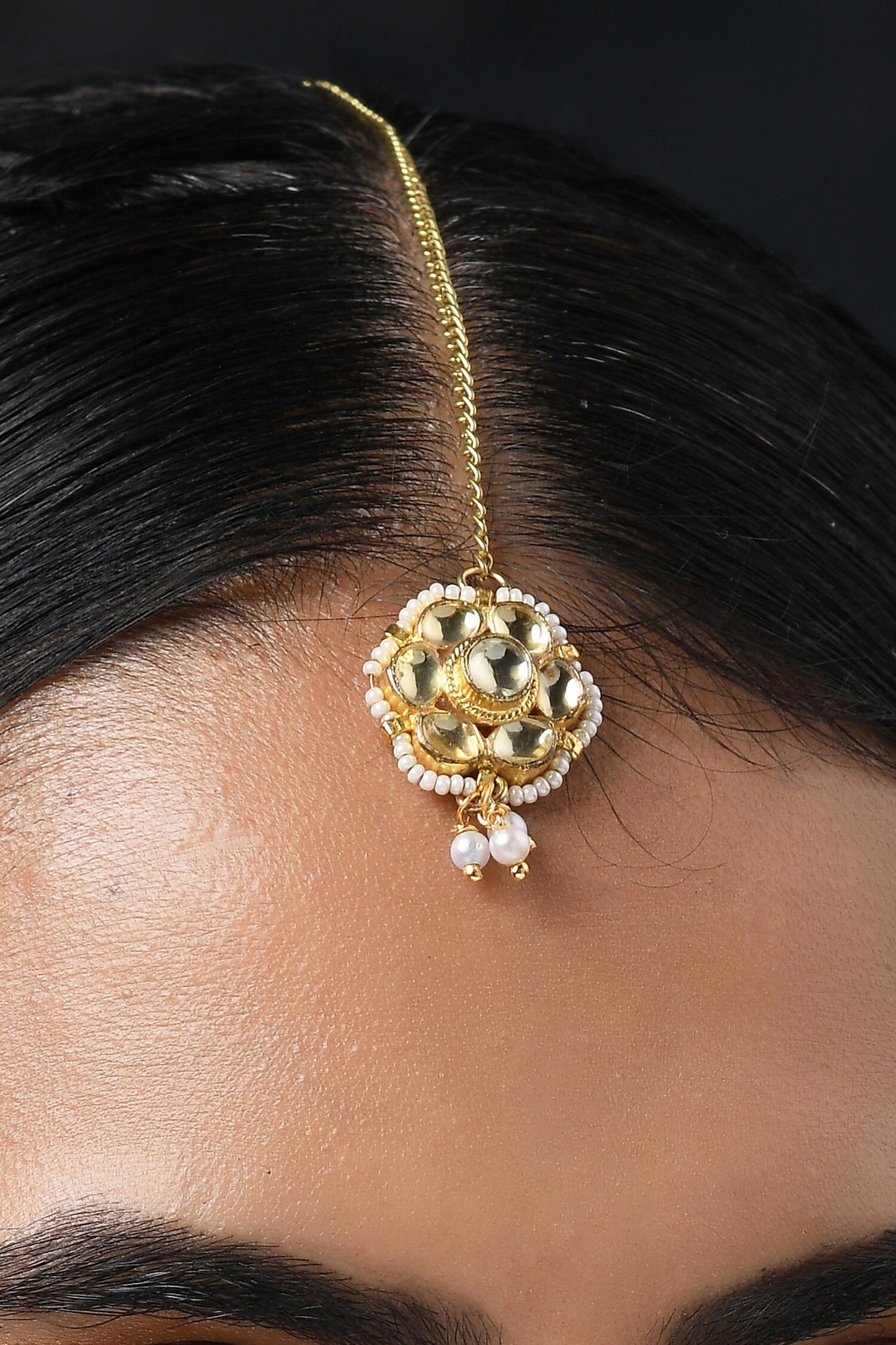 Floret Carved Maangtikka 