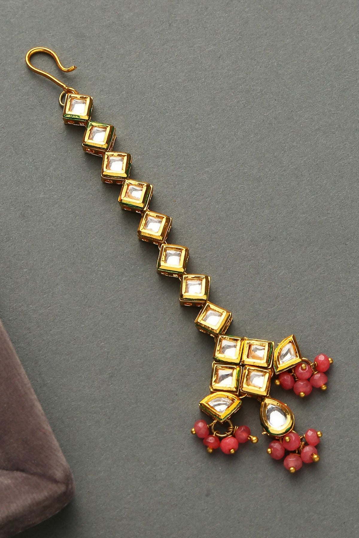 Cutwork Kundan Embellished Maangtikka 
