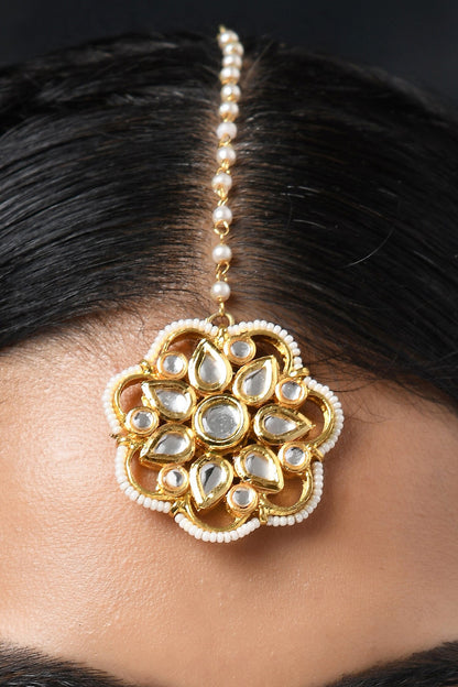 Sun Bloom Carved Maangtikka 