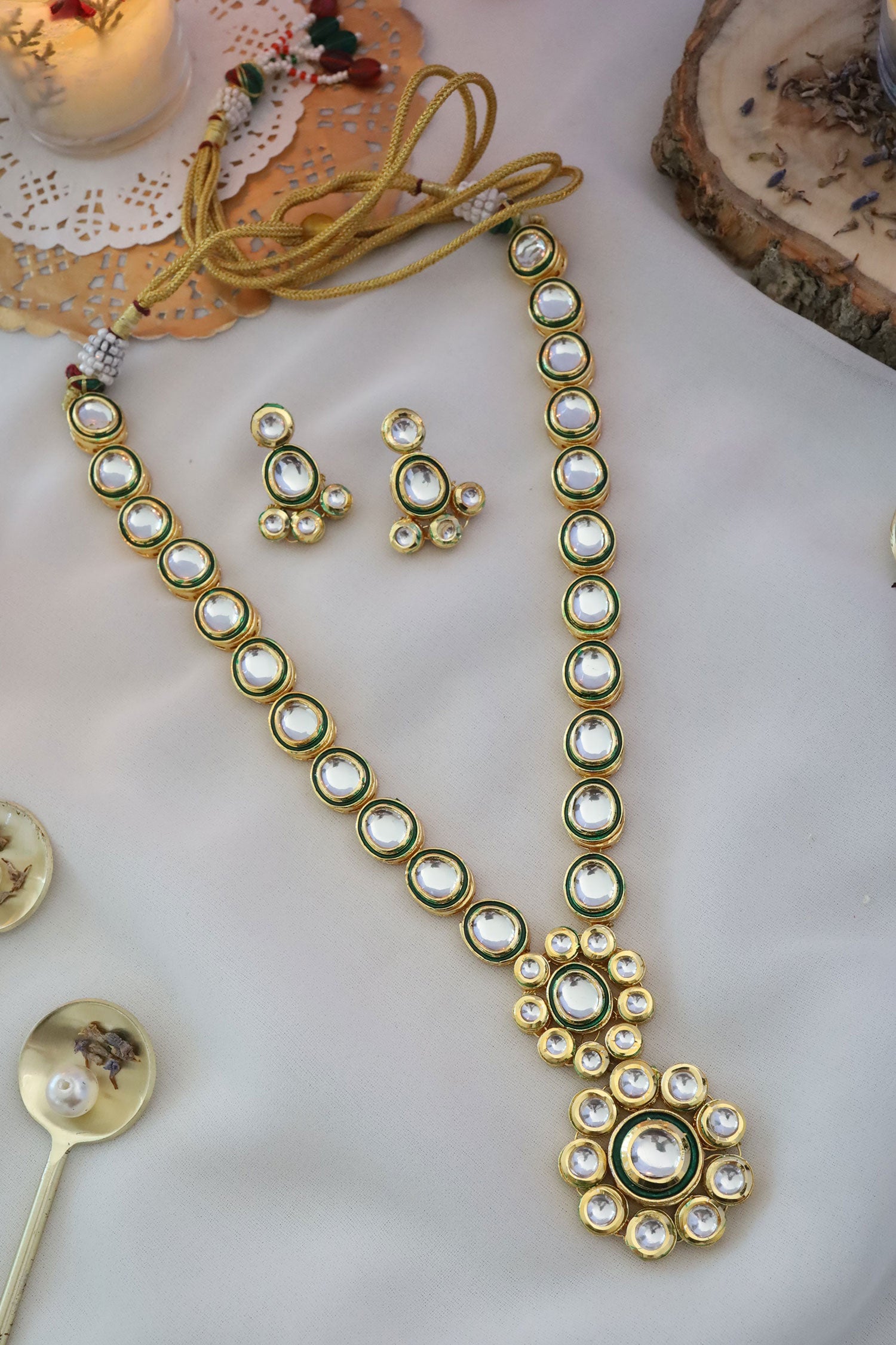 Floral Pendant Necklace Set 