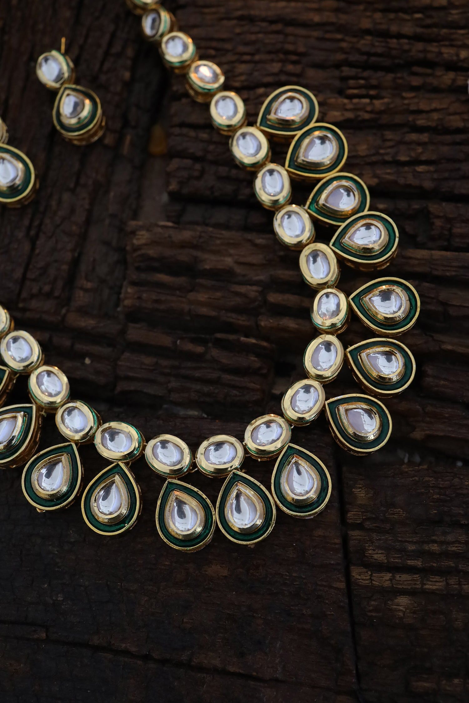 Tear Drop Carved Necklace Set 