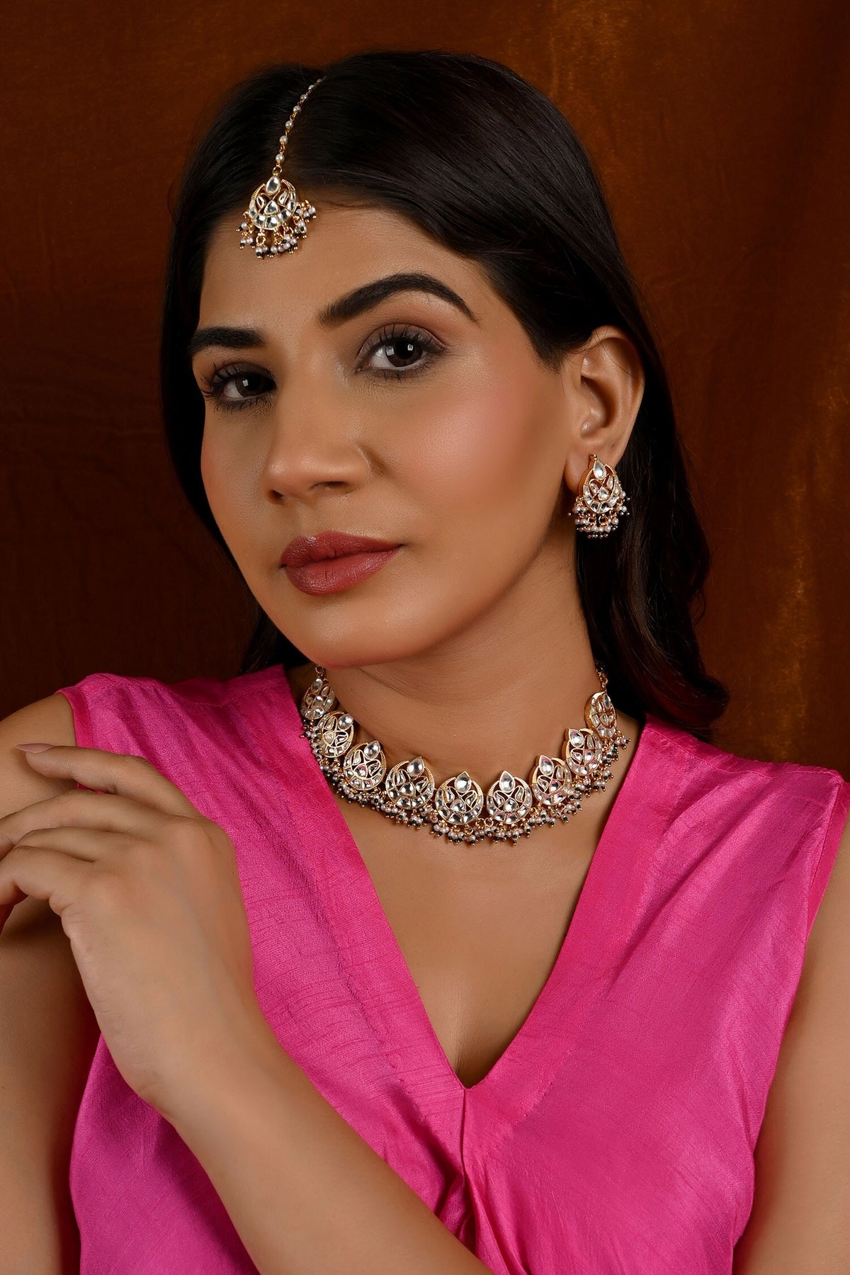Half Crescent Carved Choker Set 