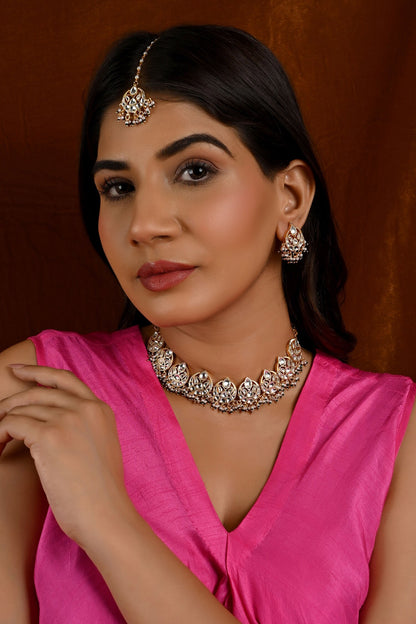 Half Crescent Carved Choker Set 