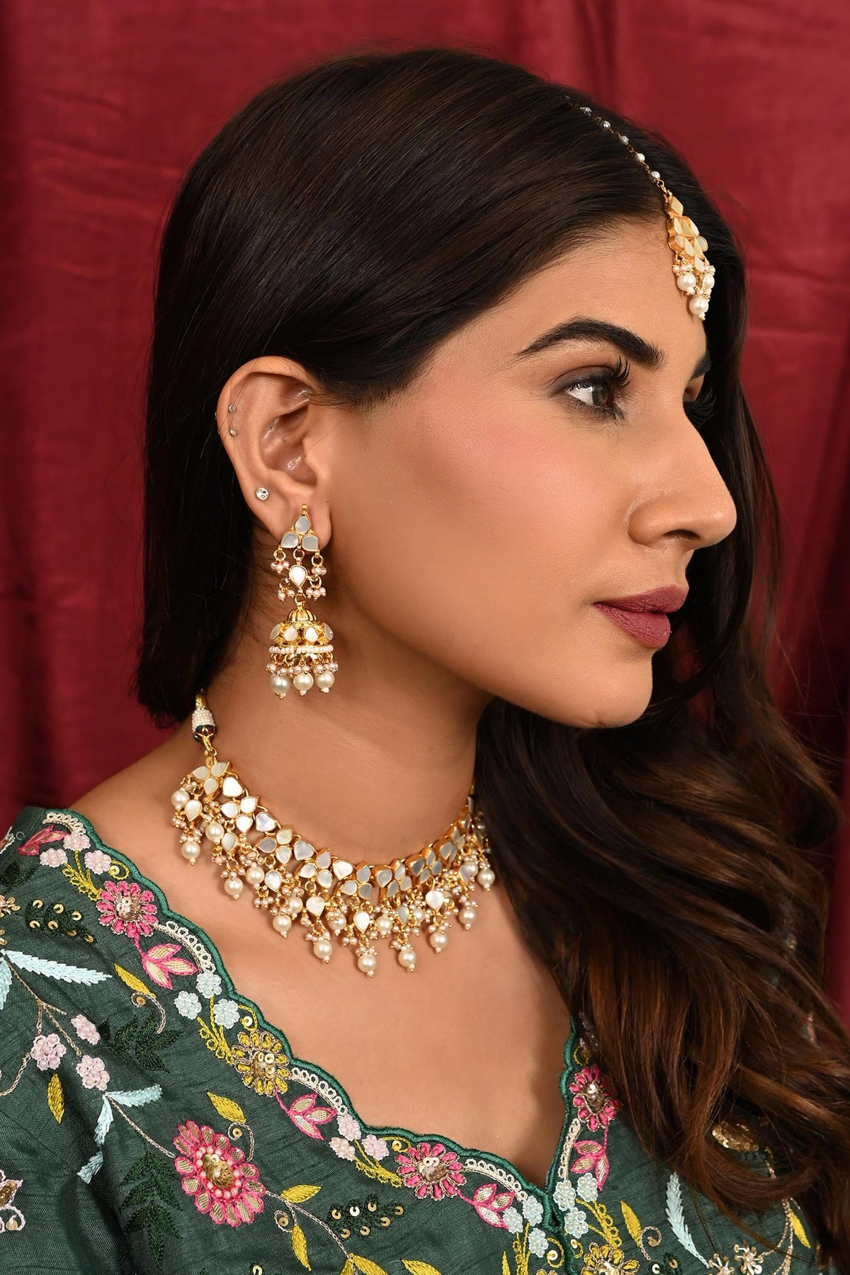 Mother Of Pearl Embellished Necklace Set 