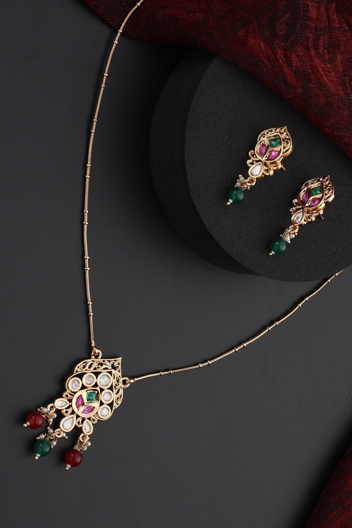 Stone Studded Pendant Chain Necklace Set 