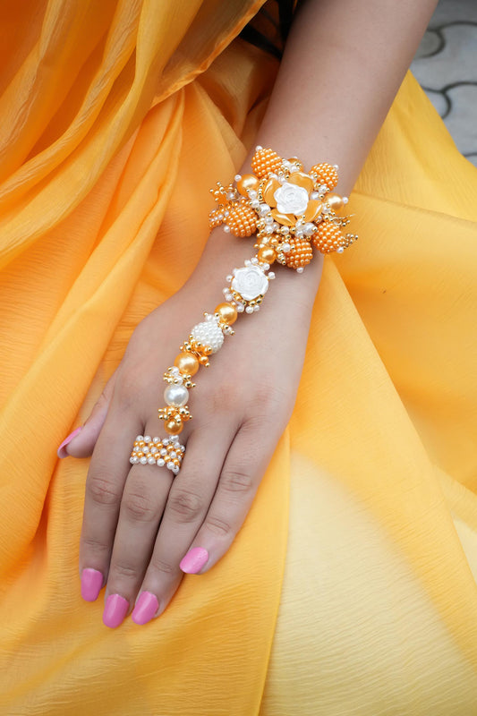 Kisori Pearl Bead Haath Phool 