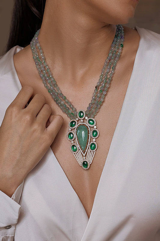 Pearl Embellished Pendant Necklace 